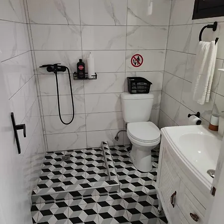 Holiday home το σπίτι του παππού Isomata