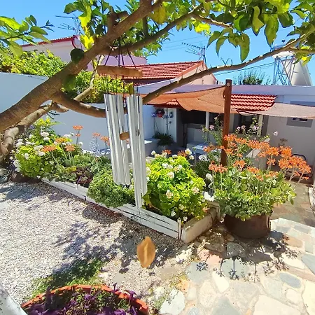 Holiday home το σπίτι του παππού Isomata
